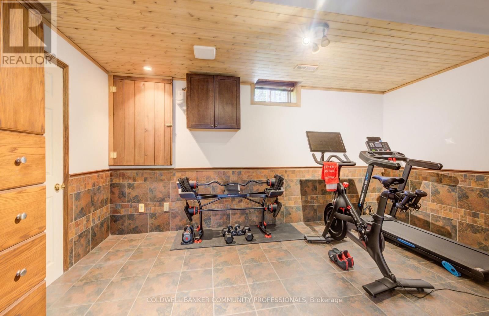 643 PHOEBE CRESCENT Image 39