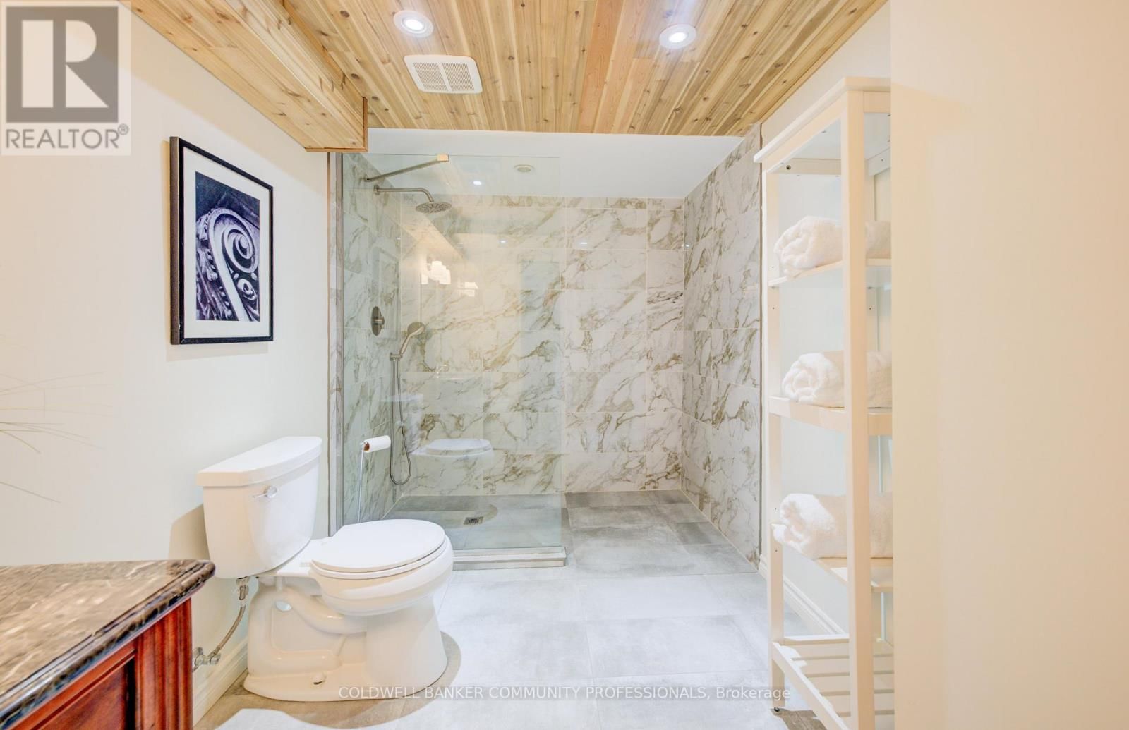 643 PHOEBE CRESCENT Image 40