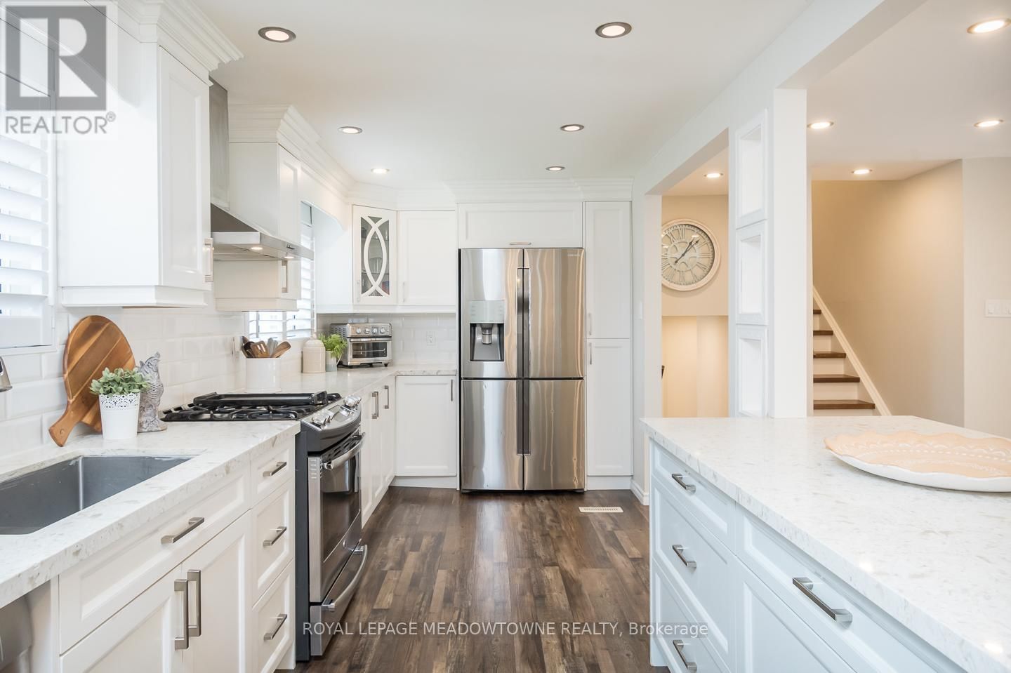 536 NELSON COURT Image 15