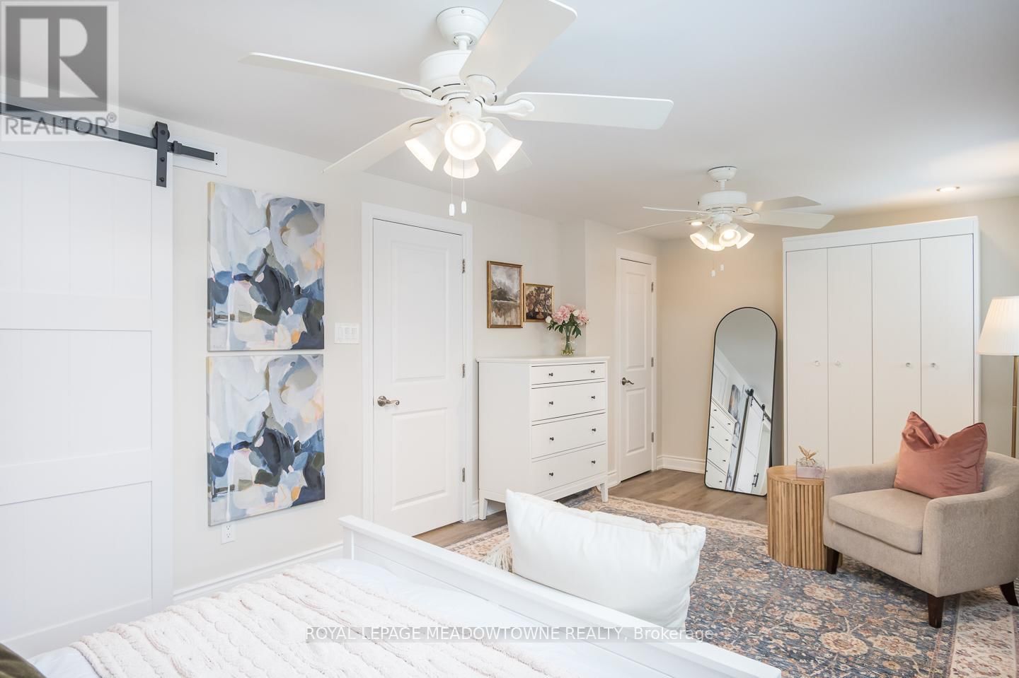 536 NELSON COURT Image 21