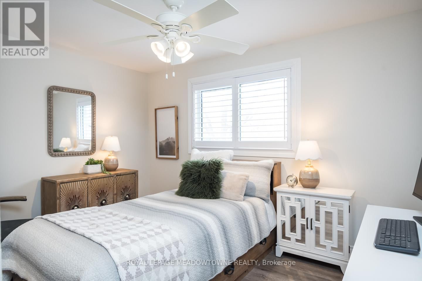 536 NELSON COURT Image 25