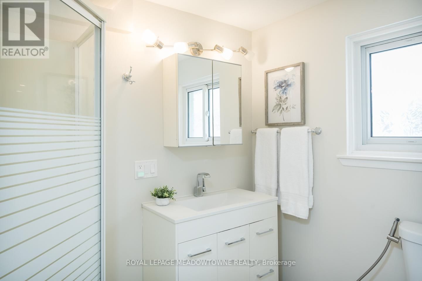 536 NELSON COURT Image 32