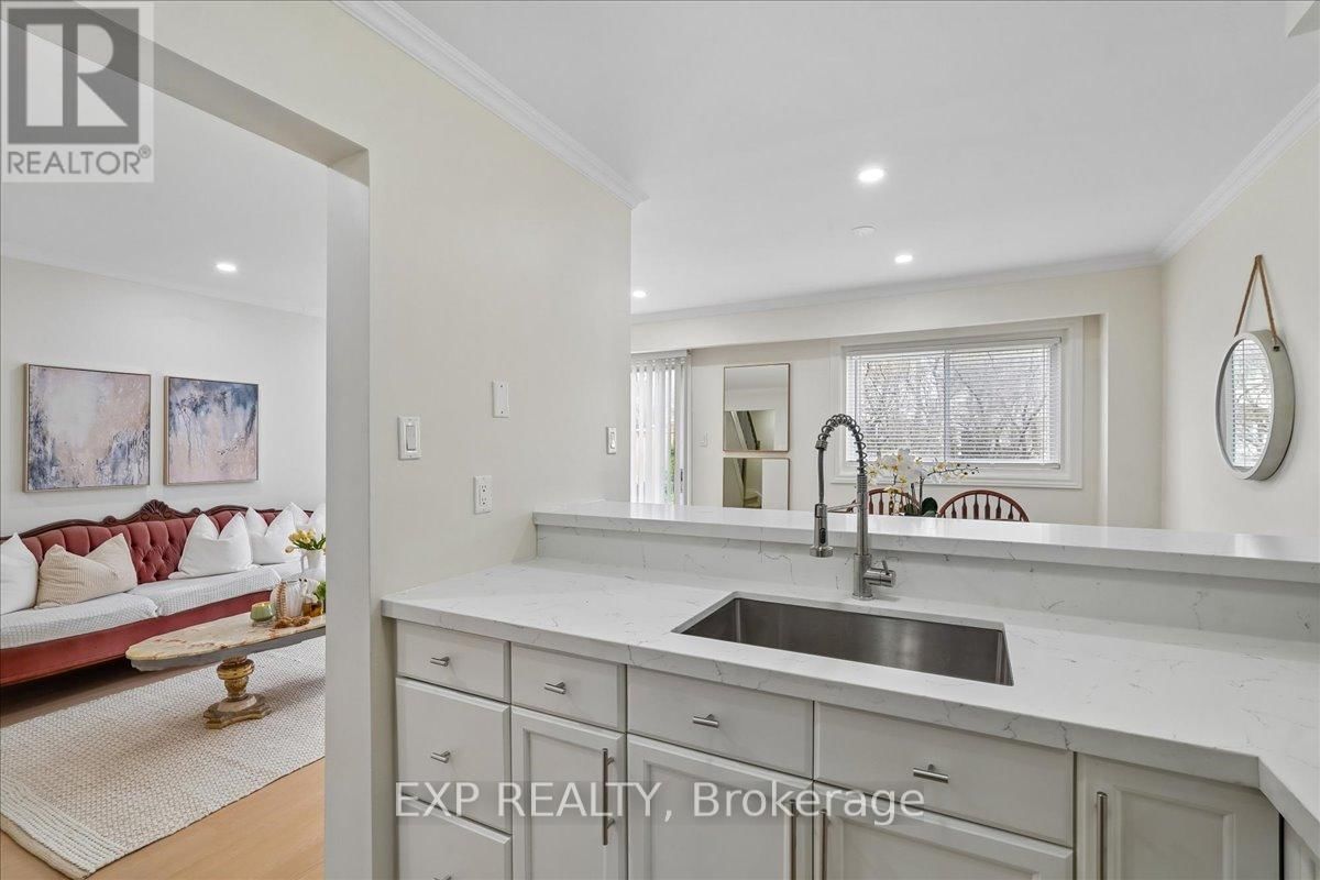 72 - 1556 LANCASTER DRIVE Image 13