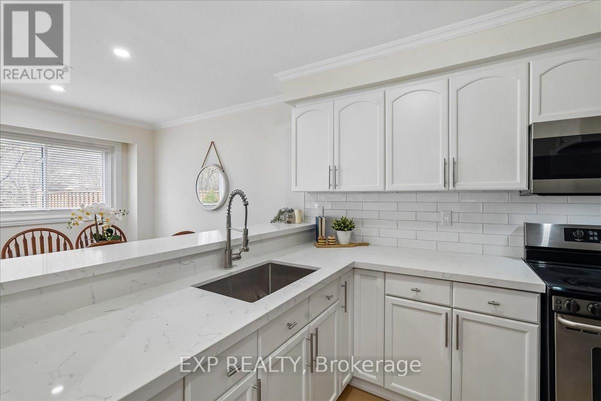 72 - 1556 LANCASTER DRIVE Image 15