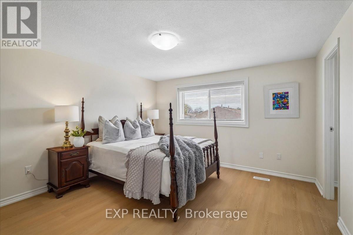 72 - 1556 LANCASTER DRIVE Image 17