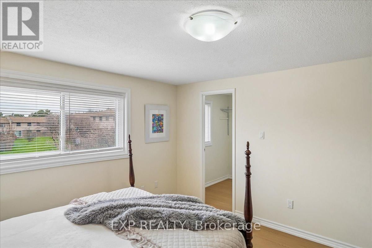 72 - 1556 LANCASTER DRIVE Image 19