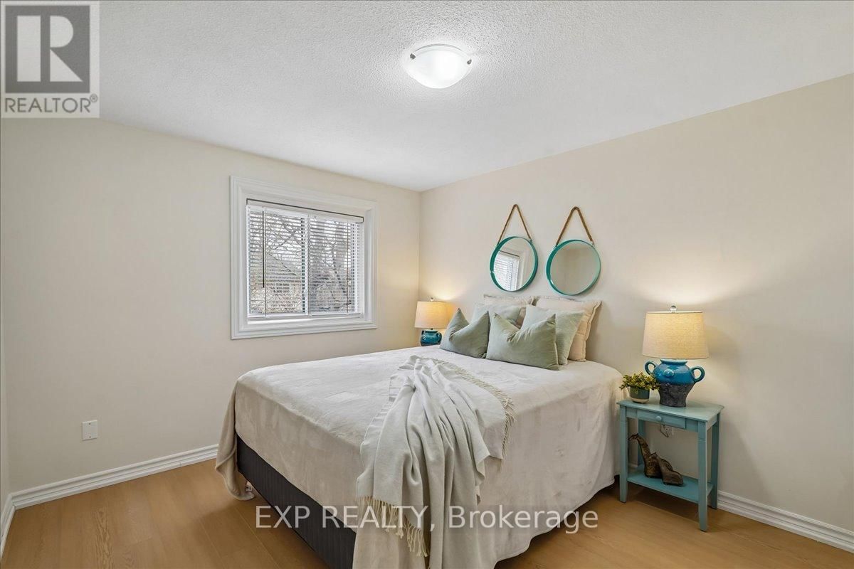 72 - 1556 LANCASTER DRIVE Image 20