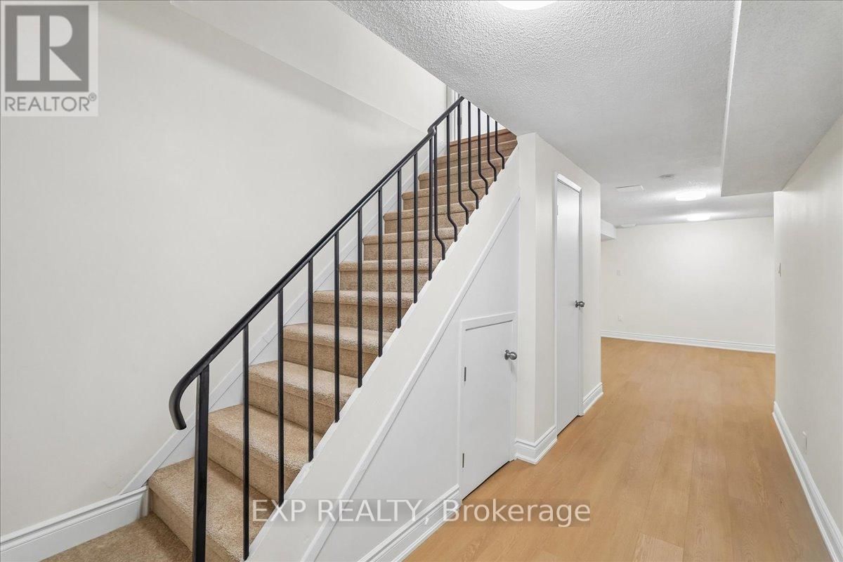 72 - 1556 LANCASTER DRIVE Image 25