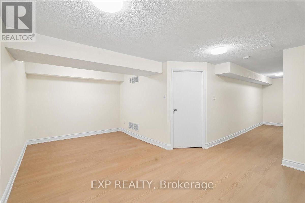 72 - 1556 LANCASTER DRIVE Image 28