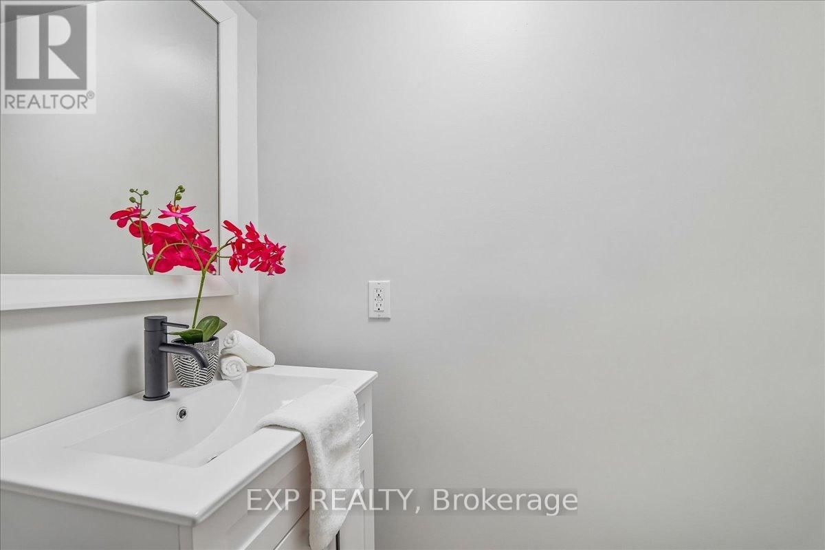 72 - 1556 LANCASTER DRIVE Image 29