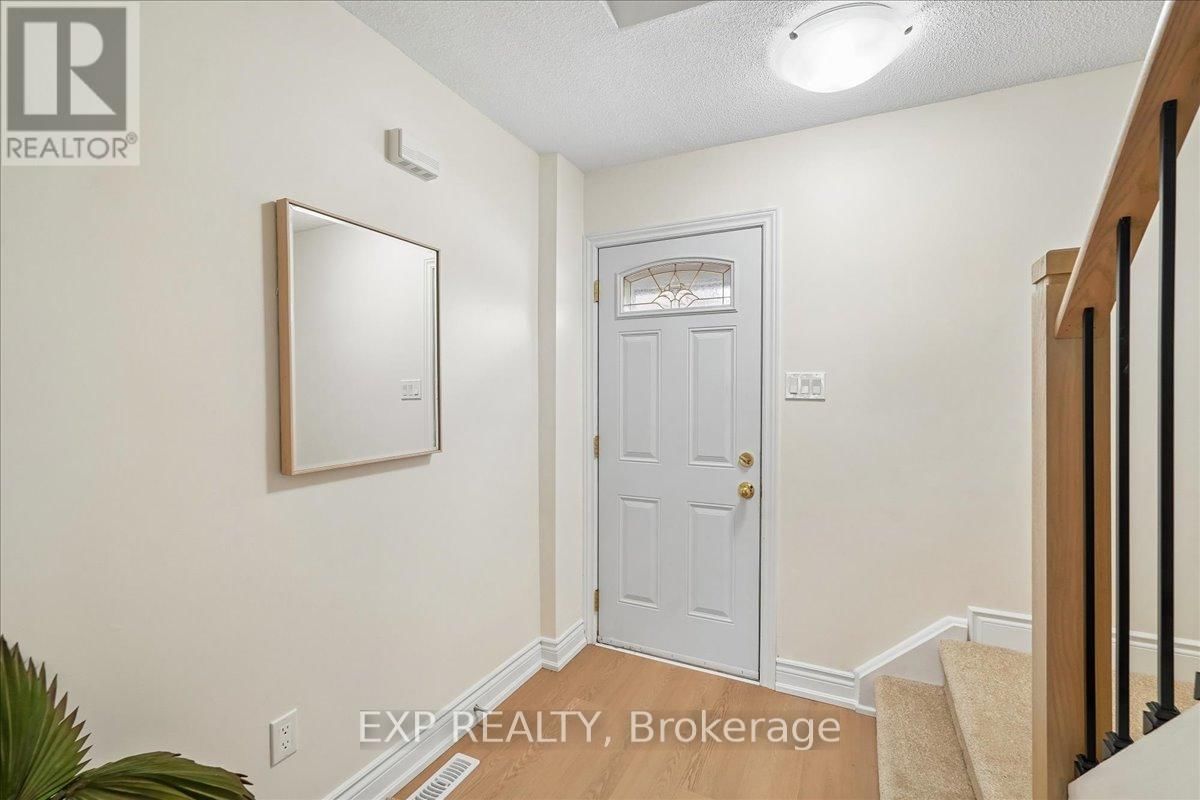 72 - 1556 LANCASTER DRIVE Image 3