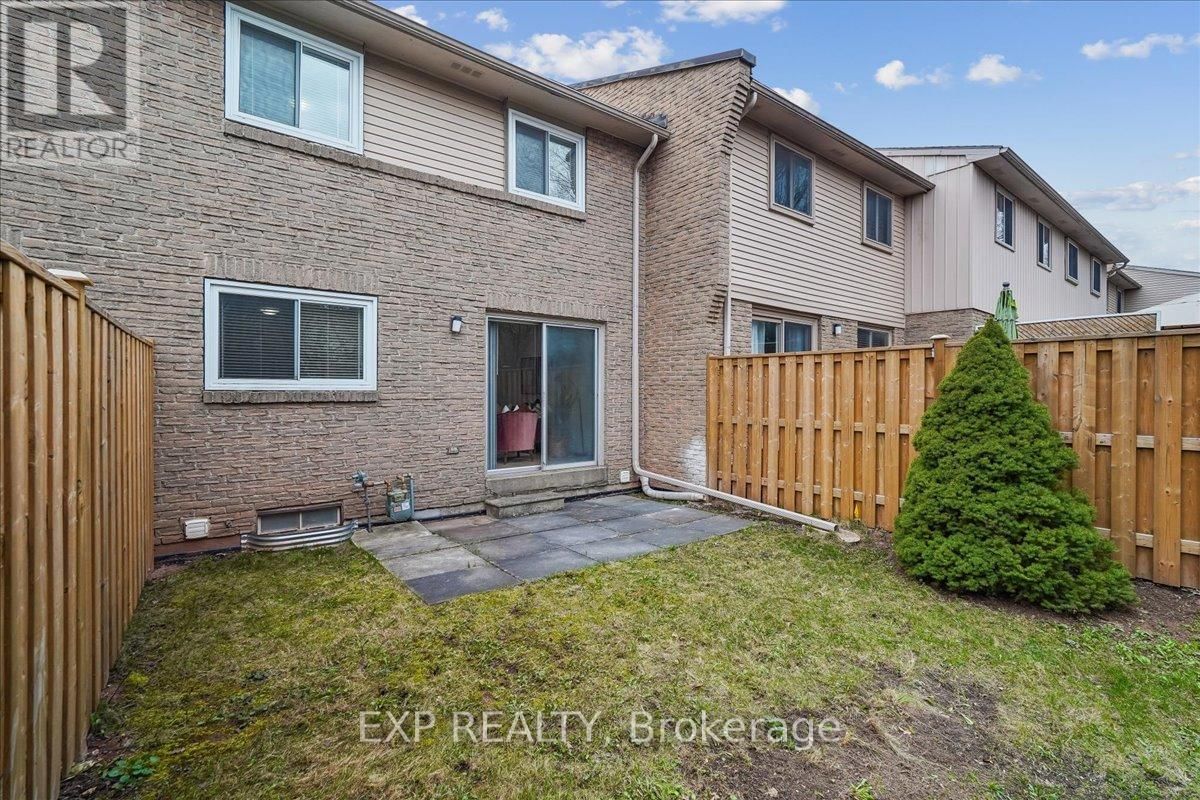 72 - 1556 LANCASTER DRIVE Image 31