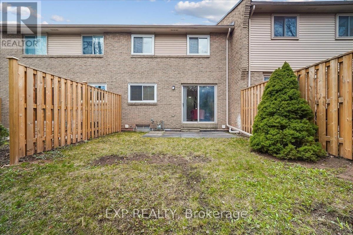 72 - 1556 LANCASTER DRIVE Image 32