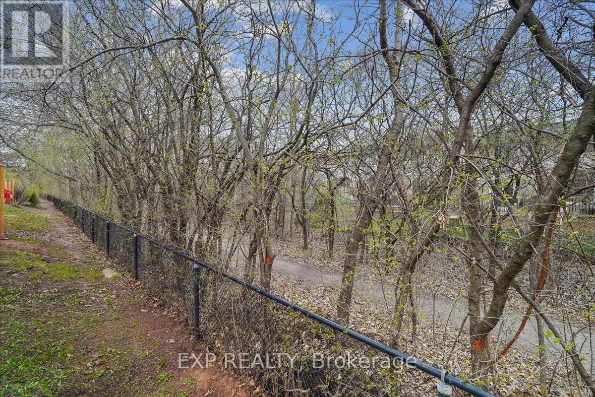 72 - 1556 LANCASTER DRIVE Image 33