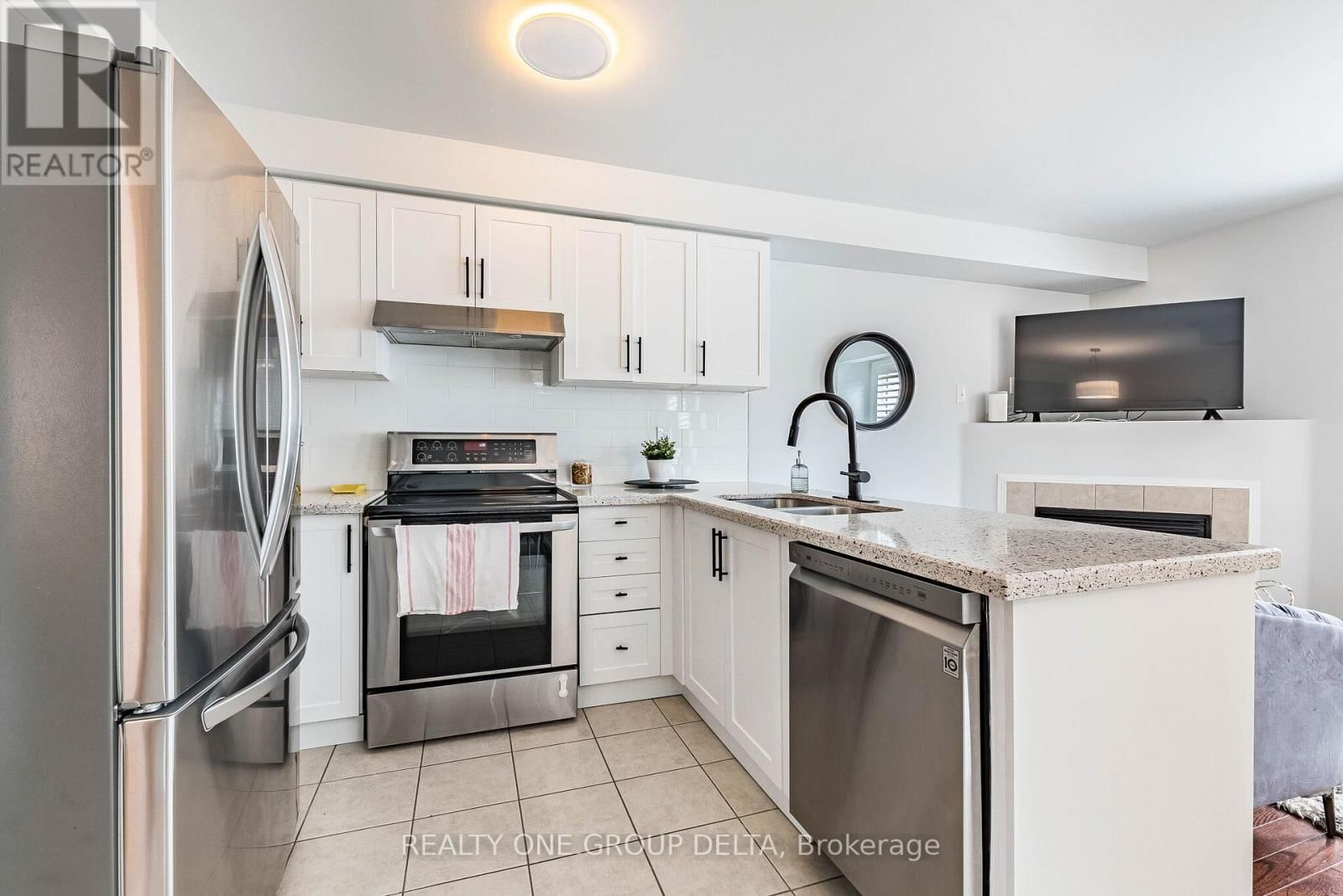 5897 CHURCHILL MEADOWS BOULEVARD Image 10