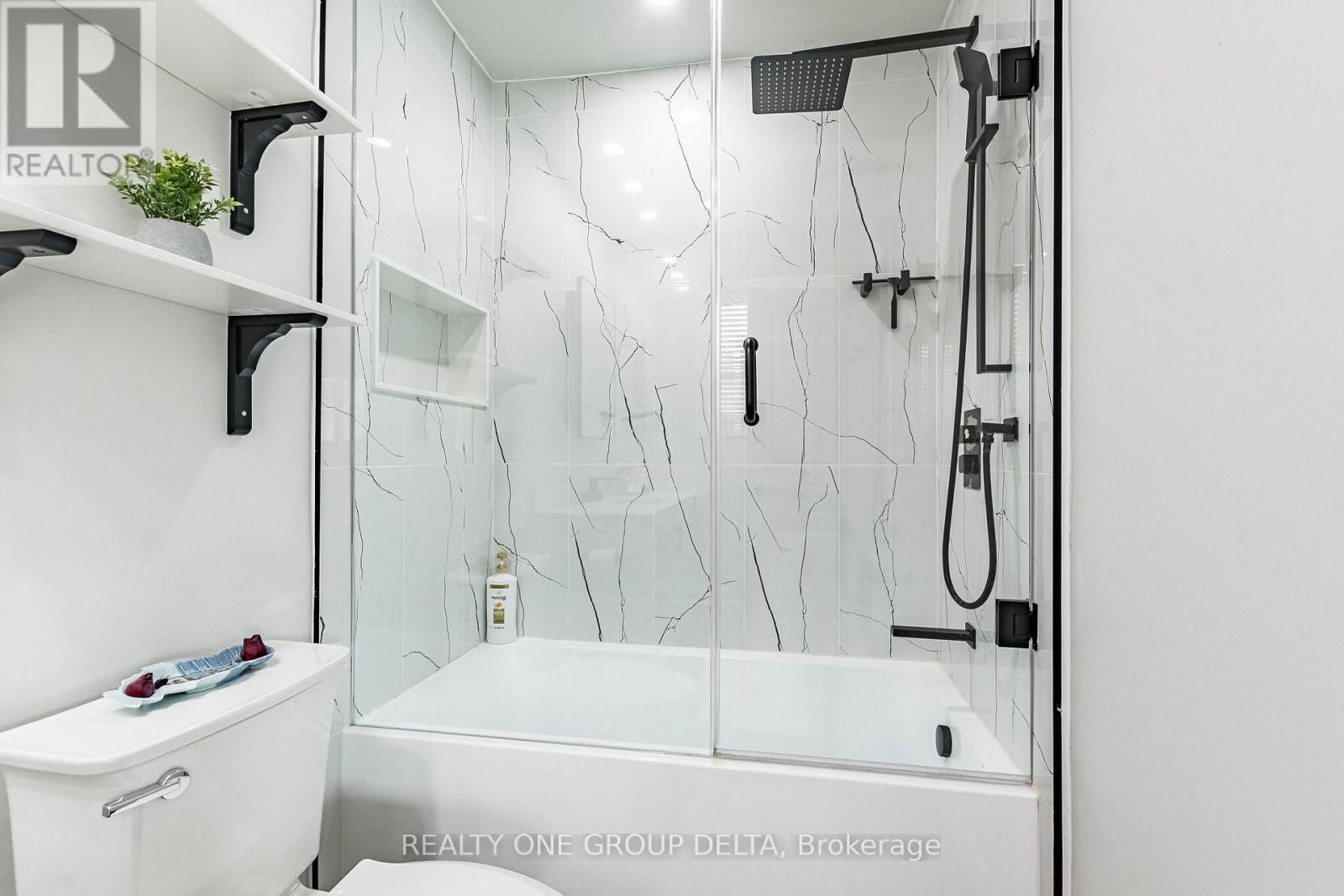 5897 CHURCHILL MEADOWS BOULEVARD Image 24