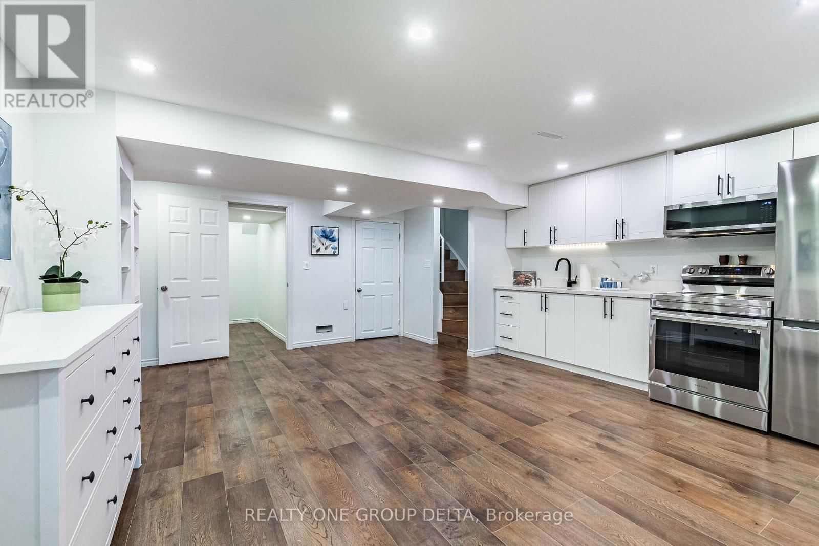 5897 CHURCHILL MEADOWS BOULEVARD Image 34