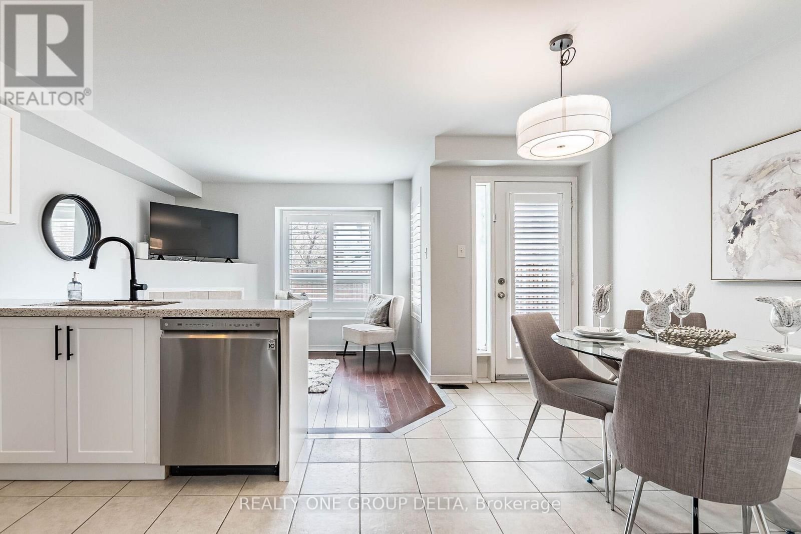 5897 CHURCHILL MEADOWS BOULEVARD Image 9