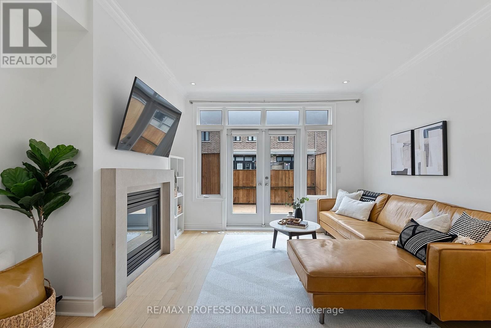 819B OXFORD STREET Image 10