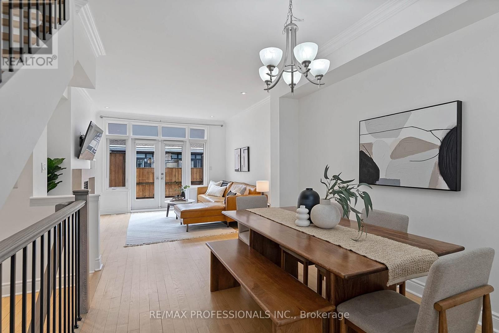 819B OXFORD STREET Image 15