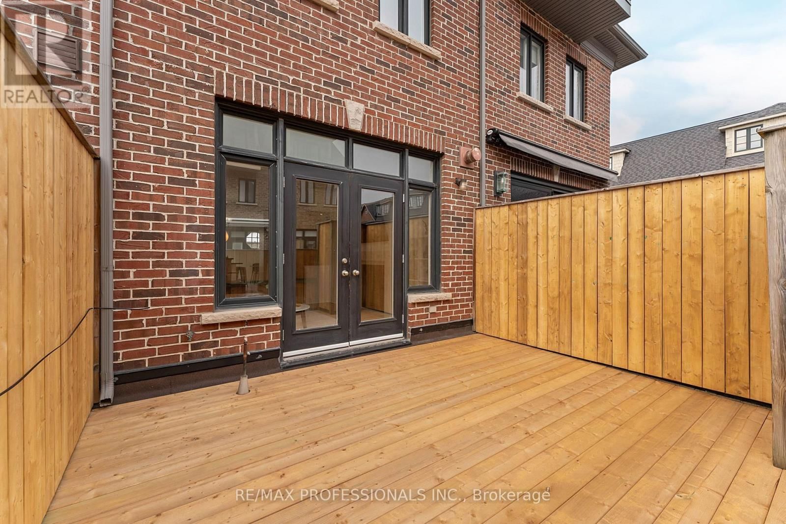 819B OXFORD STREET Image 28