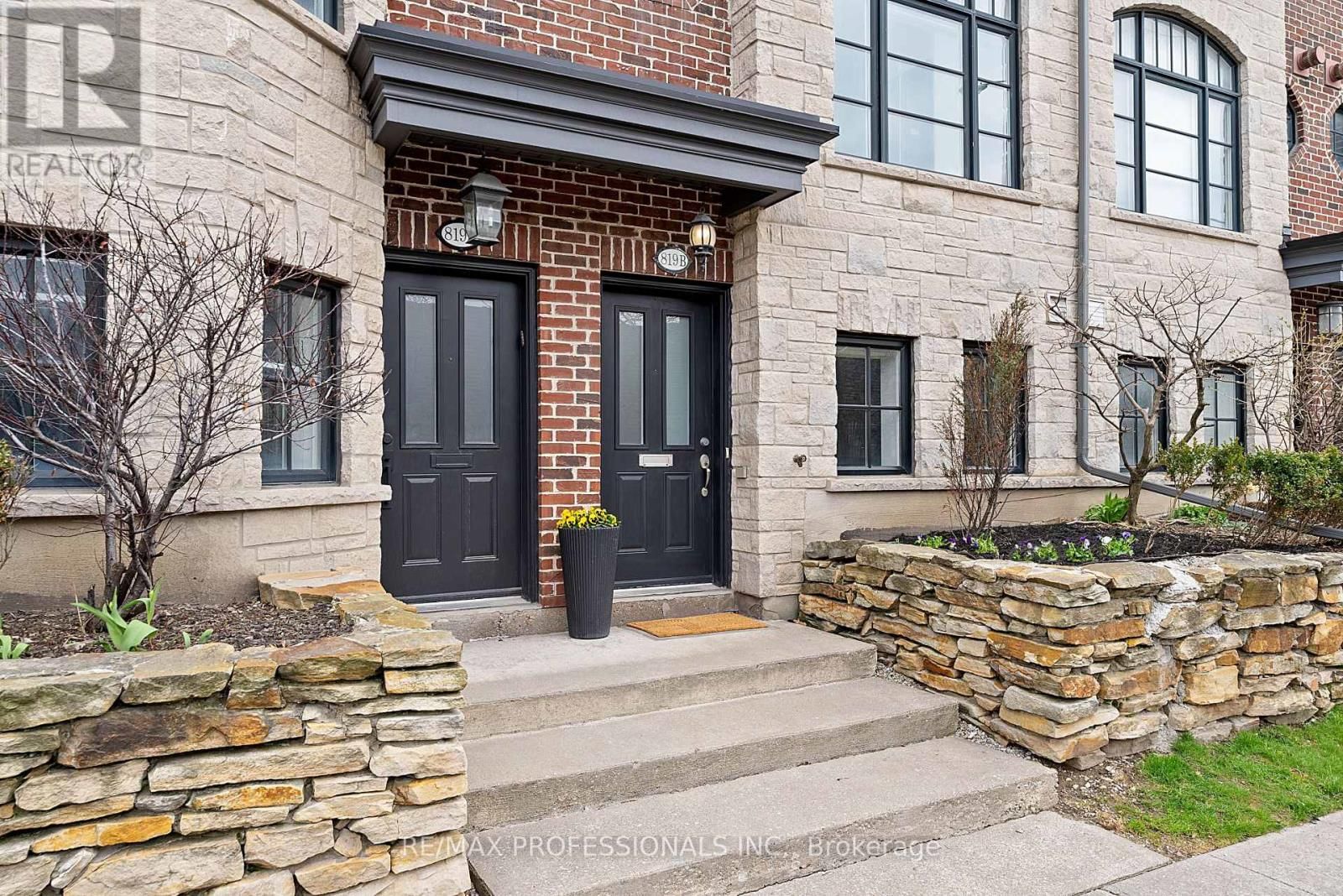 819B OXFORD STREET Image 3