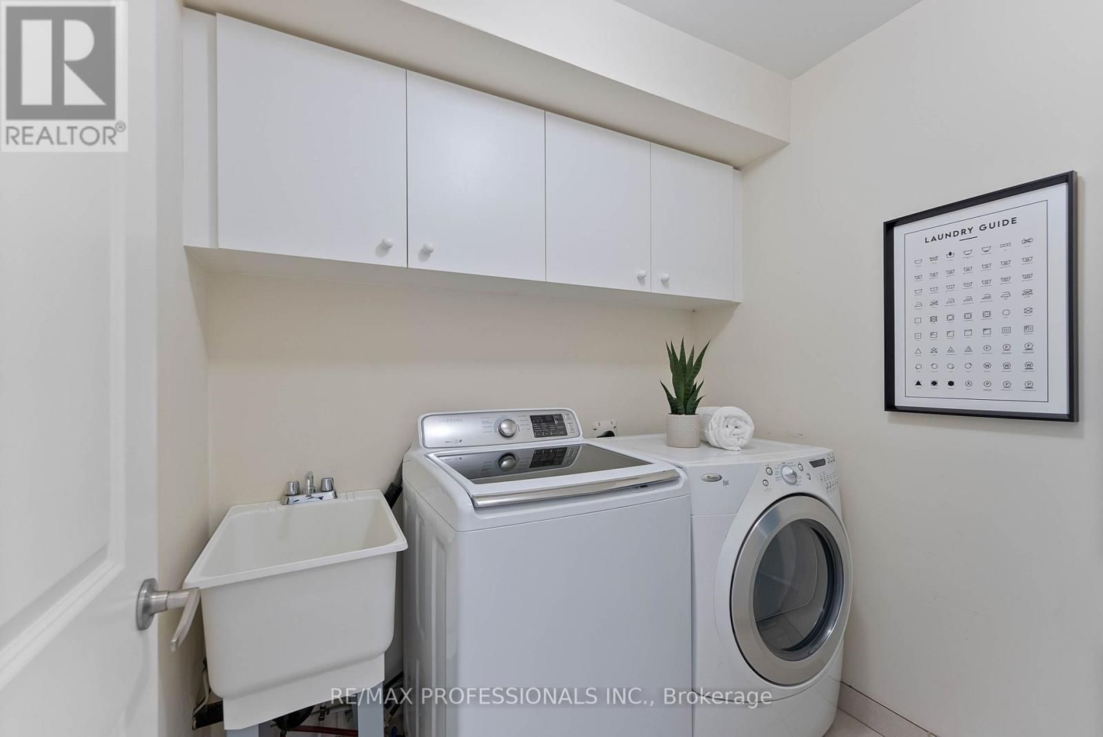 819B OXFORD STREET Image 34