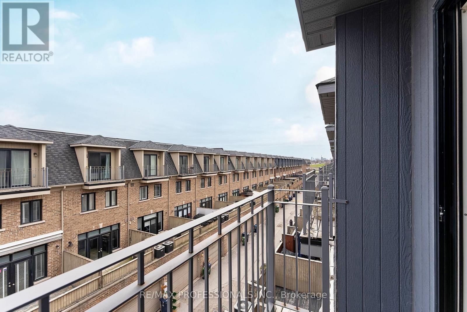 819B OXFORD STREET Image 40