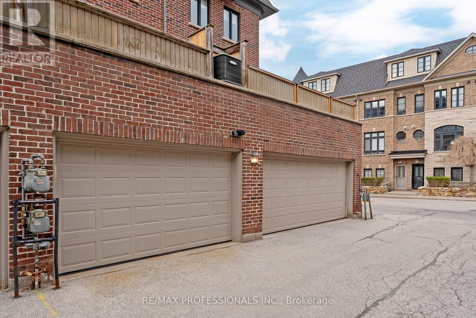 819B OXFORD STREET Image 48