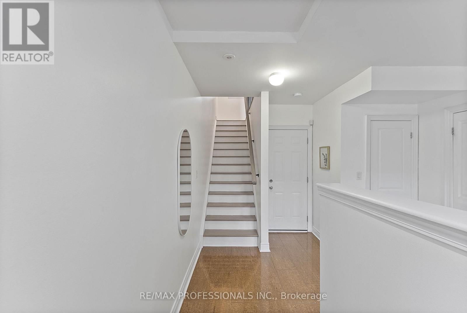 819B OXFORD STREET Image 8