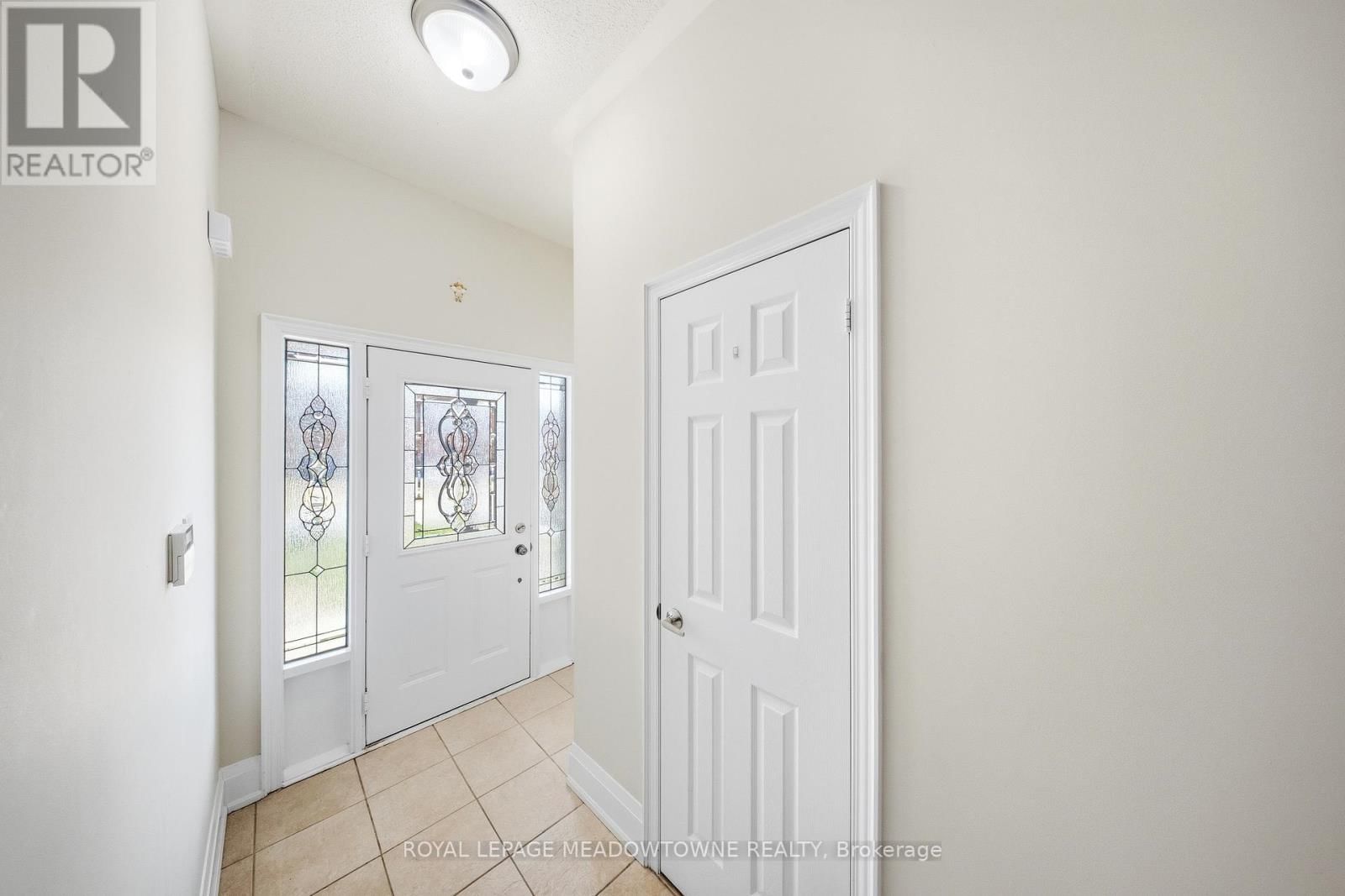 14 EAGLEVIEW WAY Image 10