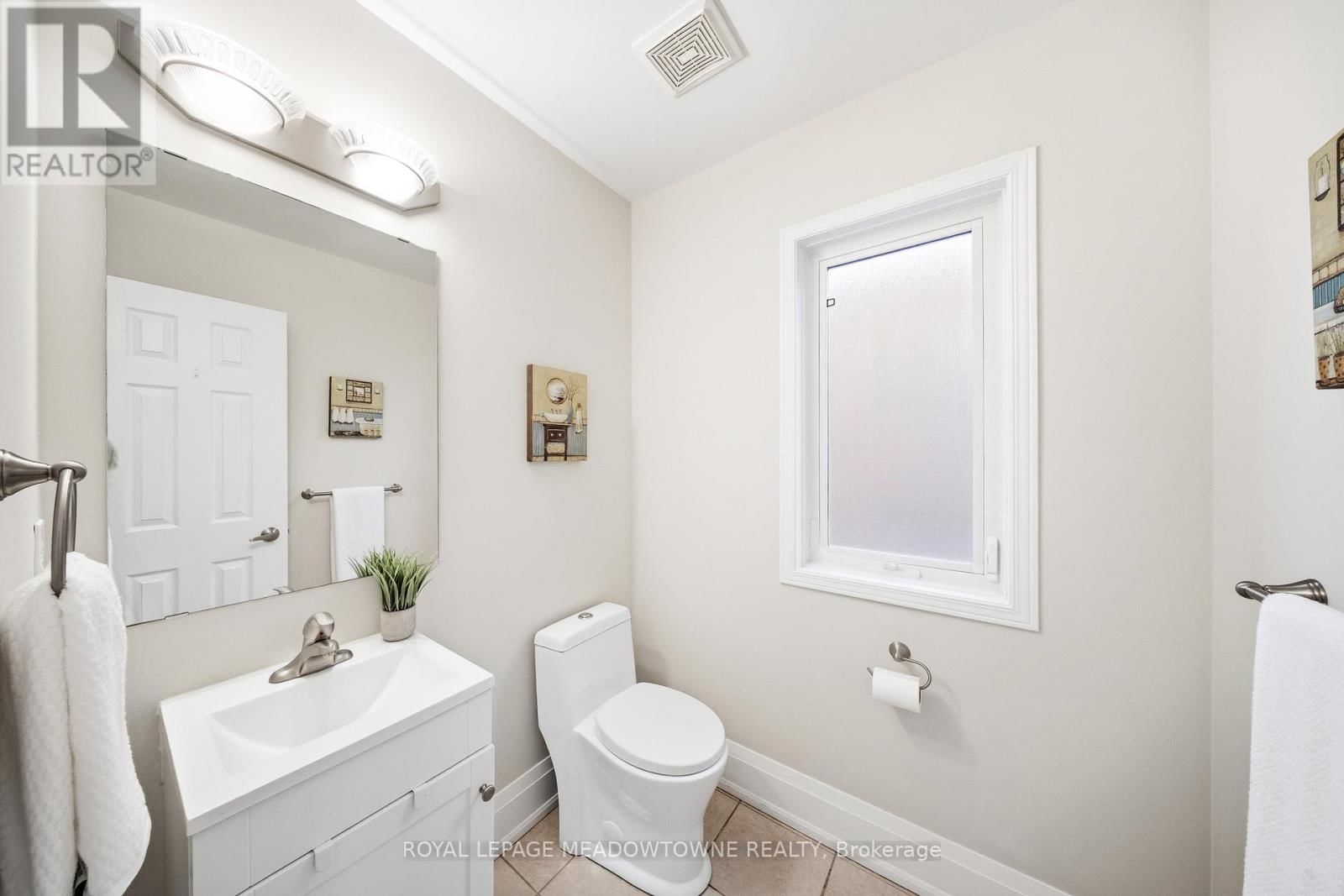 14 EAGLEVIEW WAY Image 16