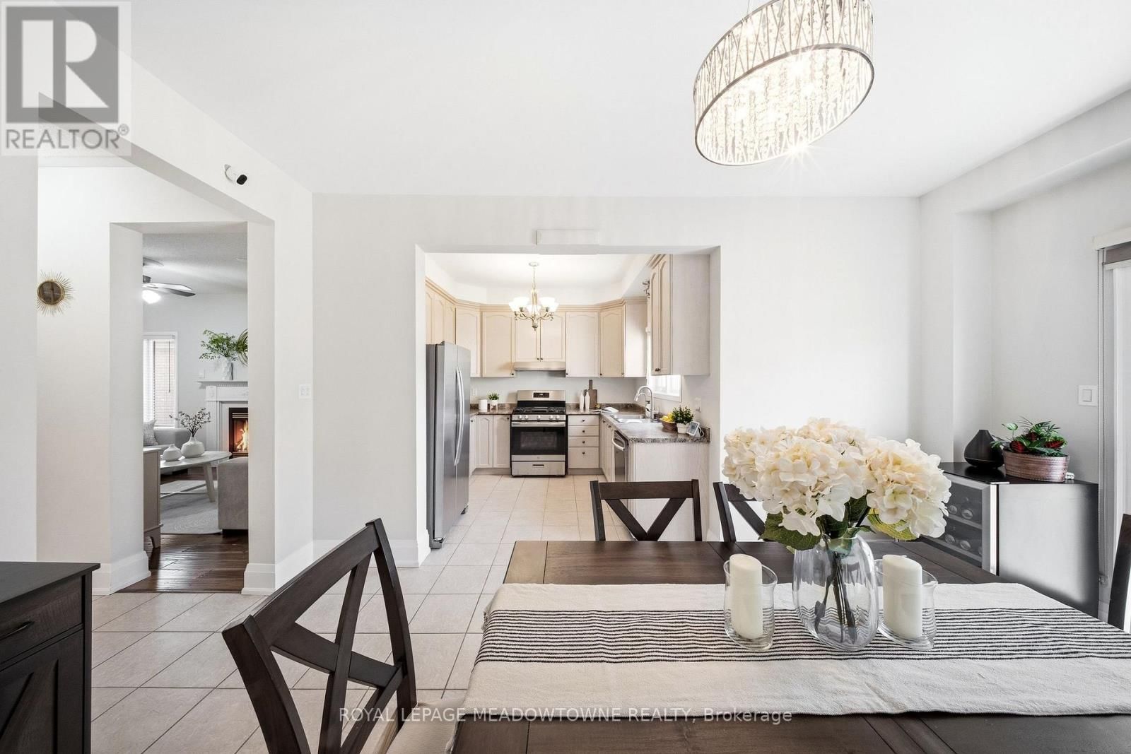 14 EAGLEVIEW WAY Image 22