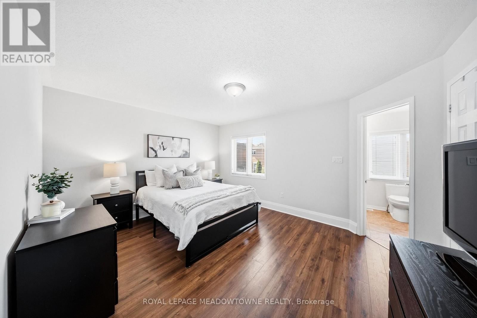 14 EAGLEVIEW WAY Image 27