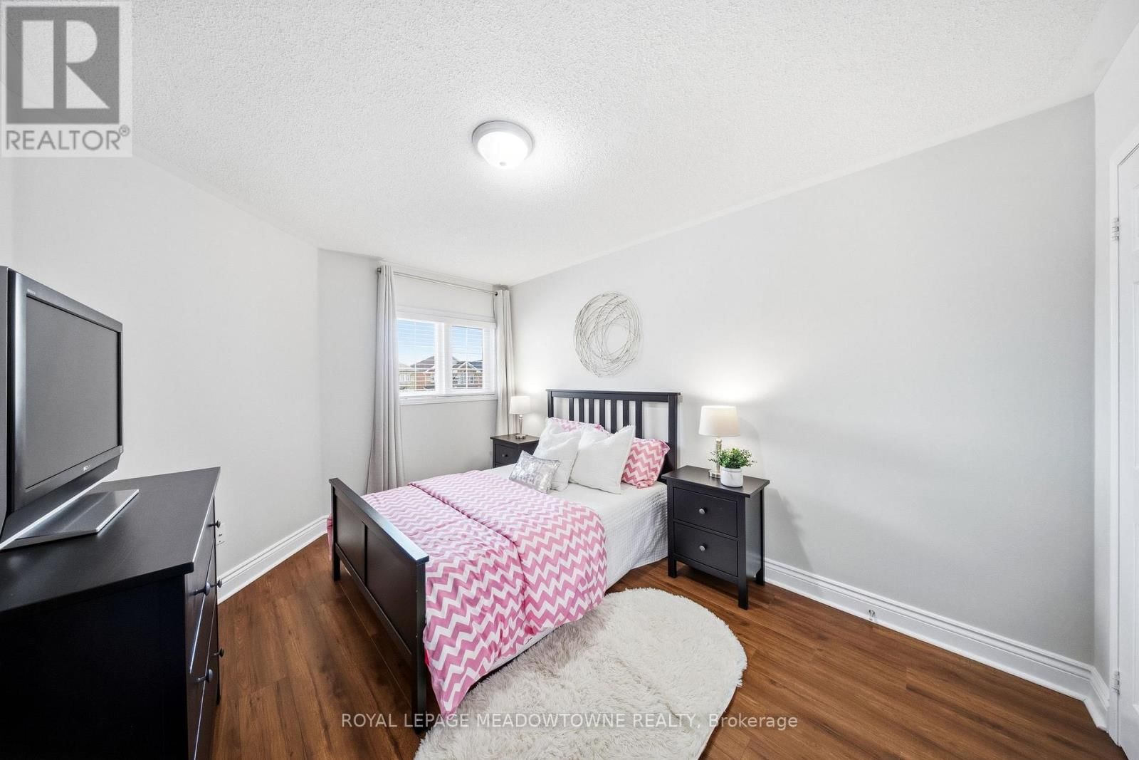 14 EAGLEVIEW WAY Image 31