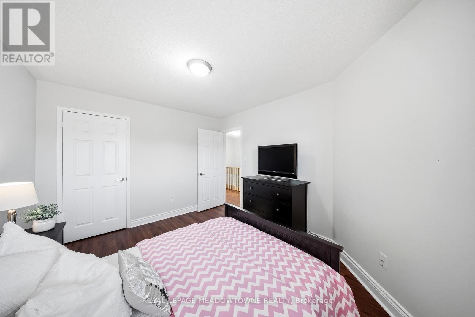 14 EAGLEVIEW WAY Image 32