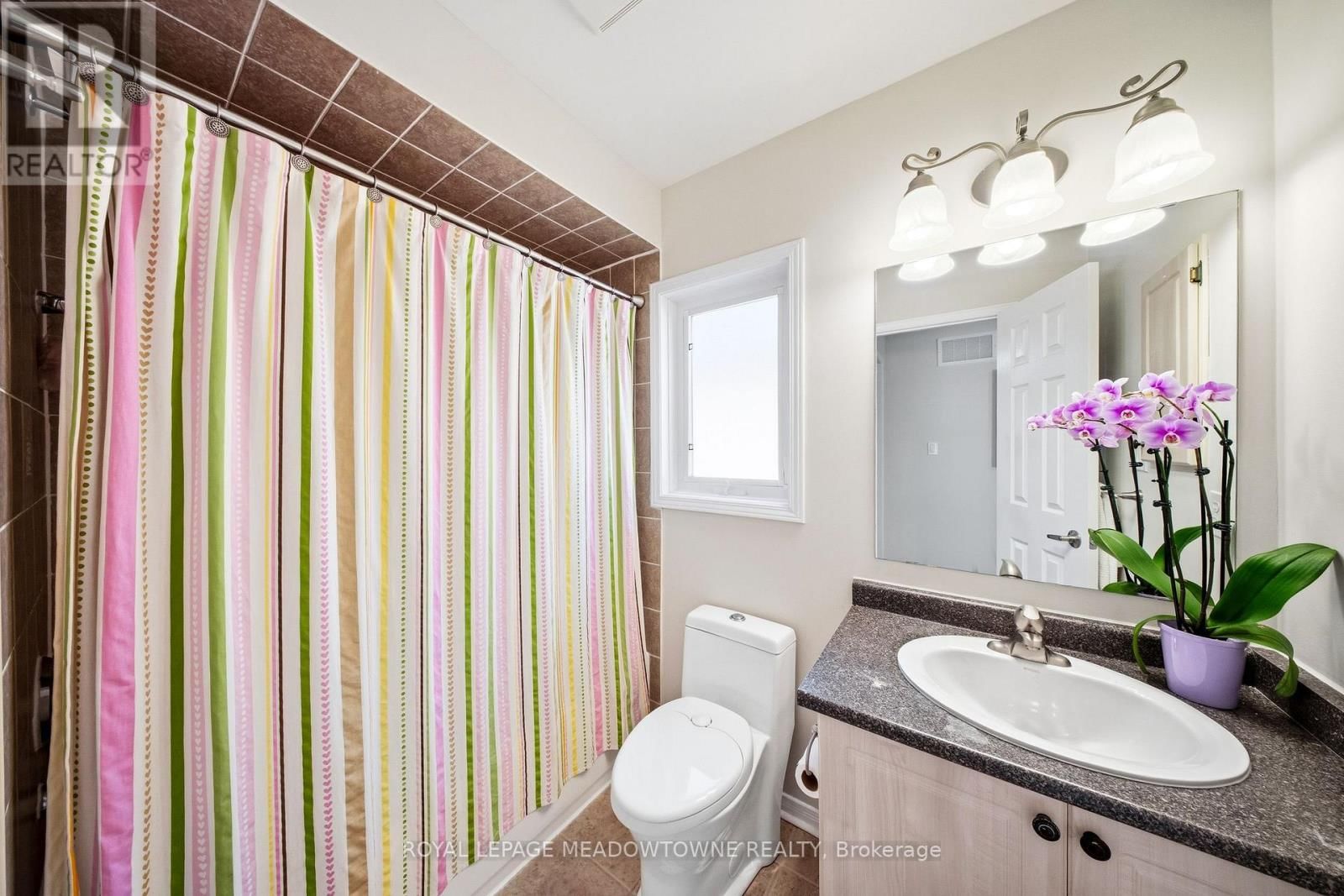 14 EAGLEVIEW WAY Image 35