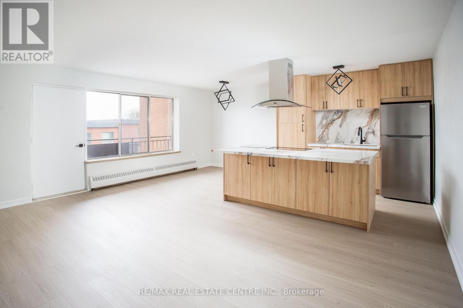 406 - 371 LAKESHORE ROAD WEST Image 4