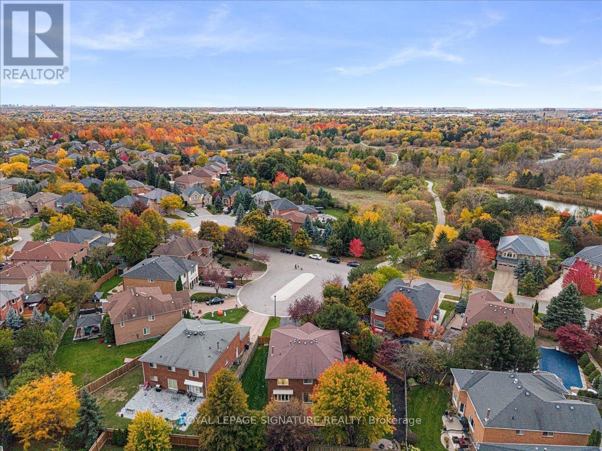 1093 SENLAC COURT Image 43