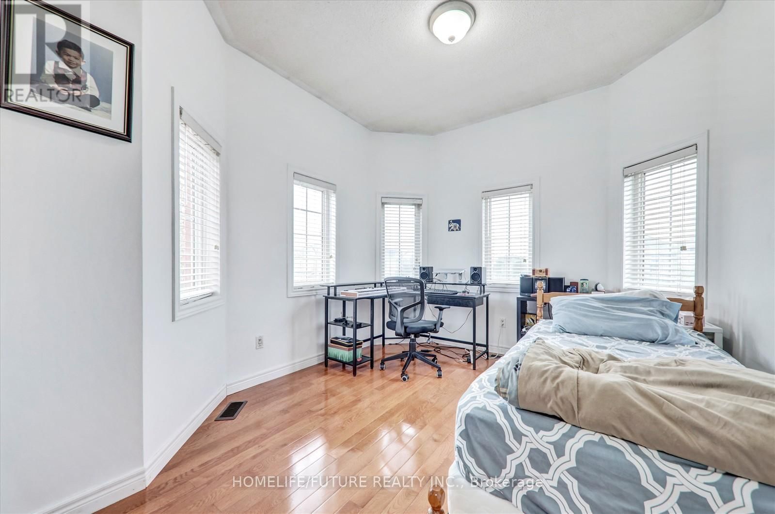 2 TOVEY TERRACE Image 28