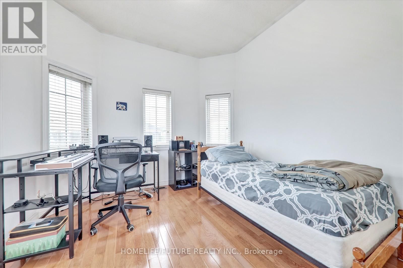 2 TOVEY TERRACE Image 29