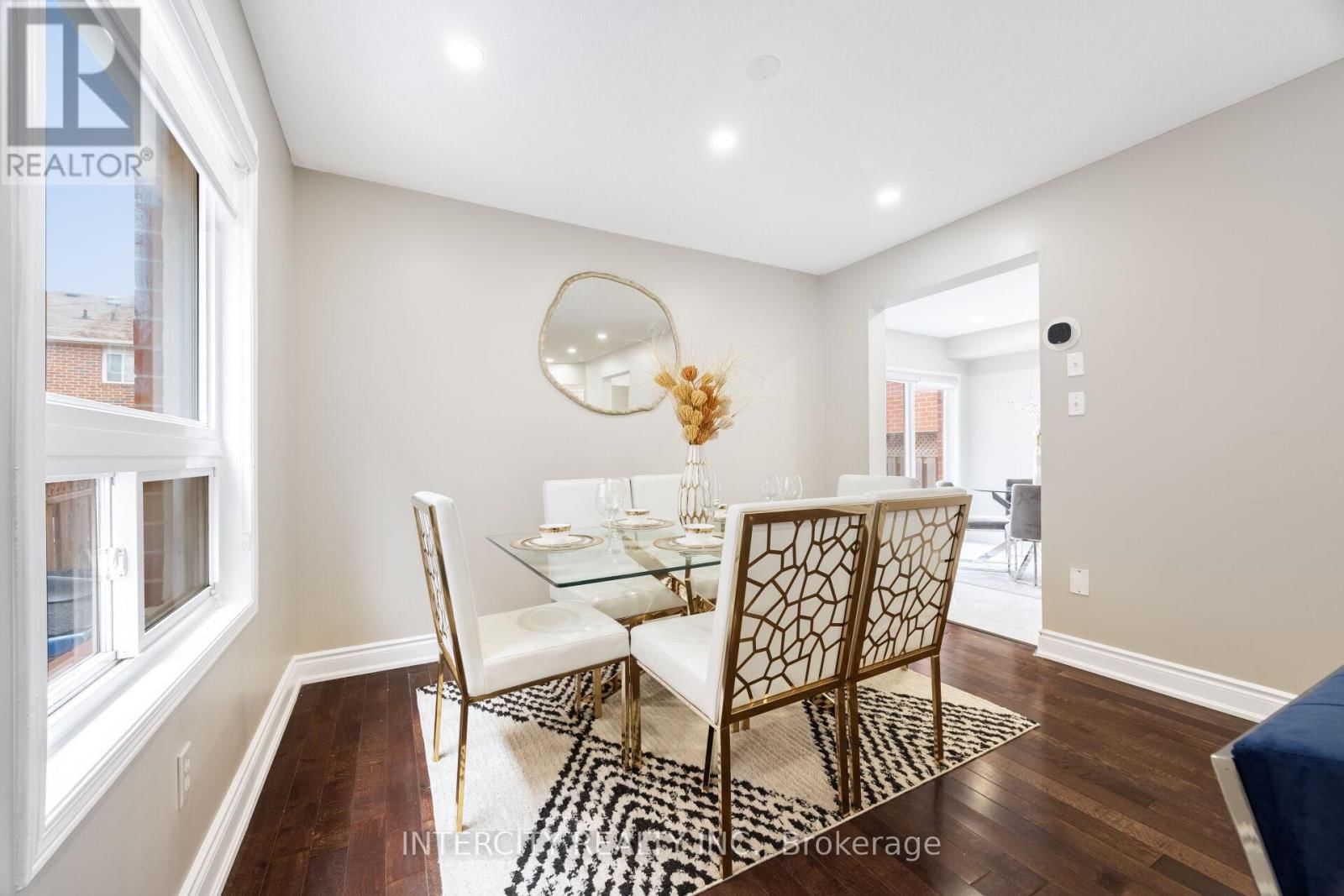 10 CAPISTRO STREET Image 12