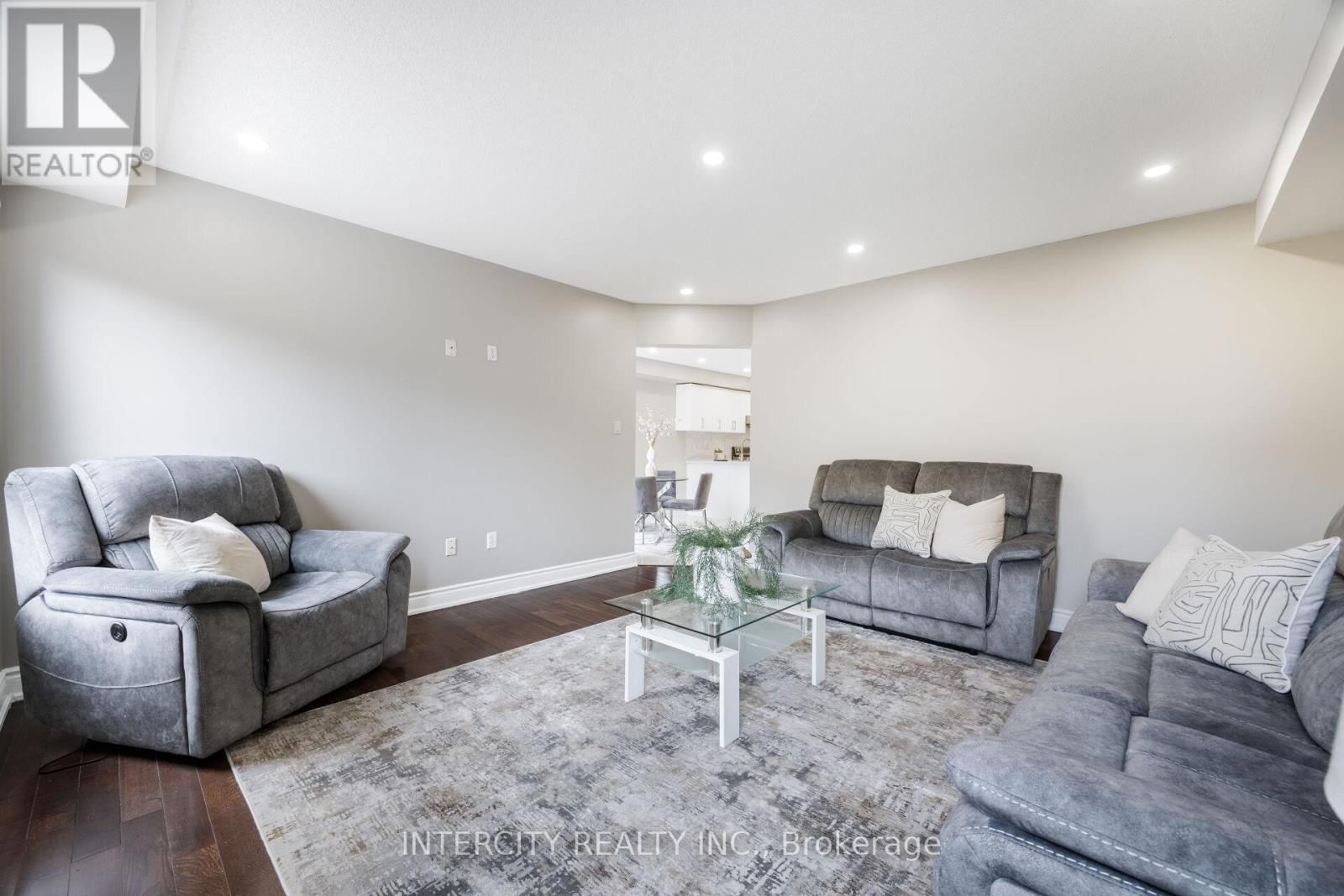 10 CAPISTRO STREET Image 14