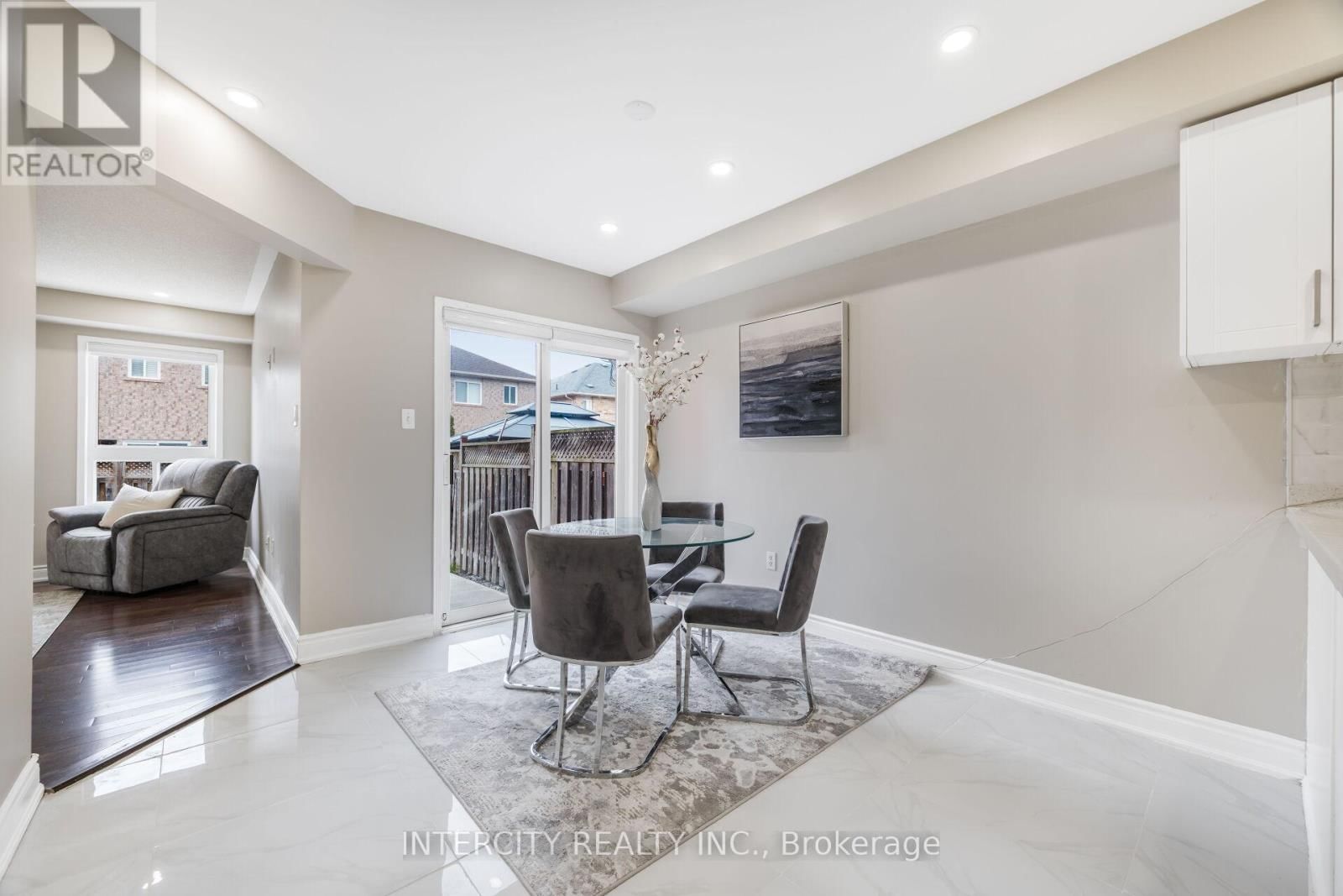 10 CAPISTRO STREET Image 16