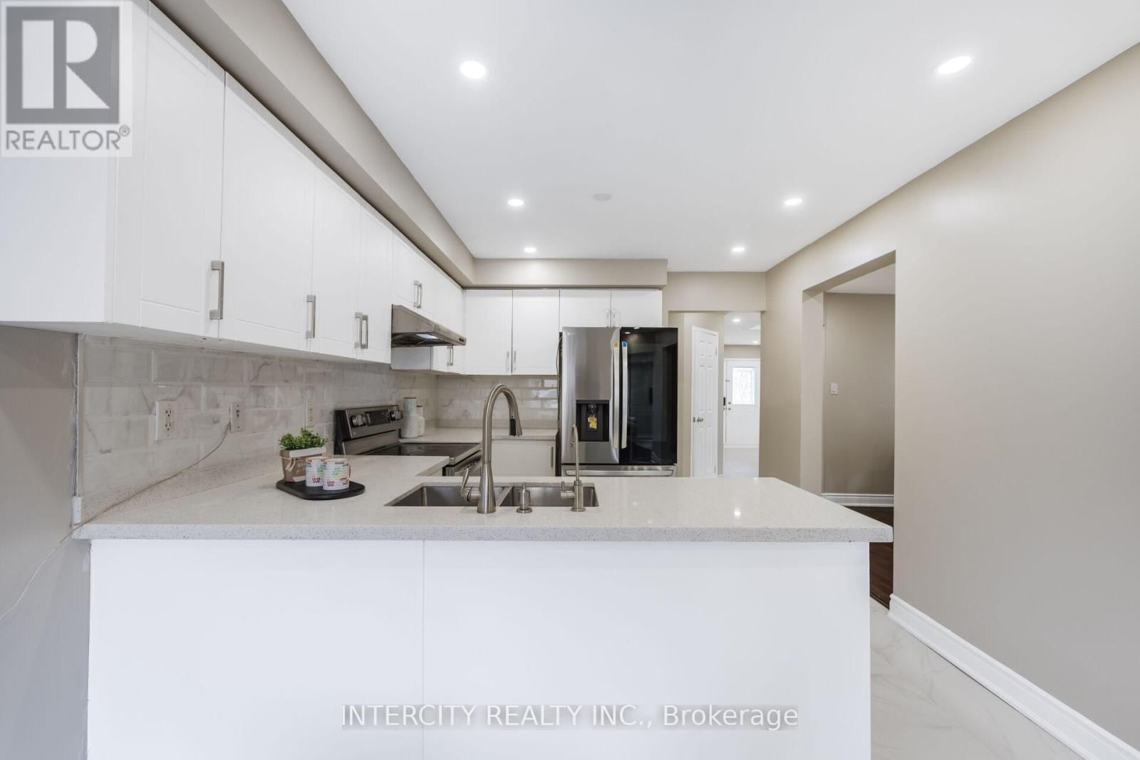 10 CAPISTRO STREET Image 17