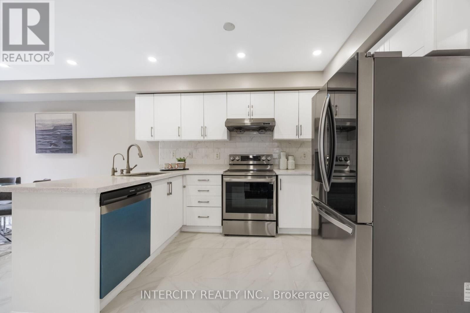 10 CAPISTRO STREET Image 18