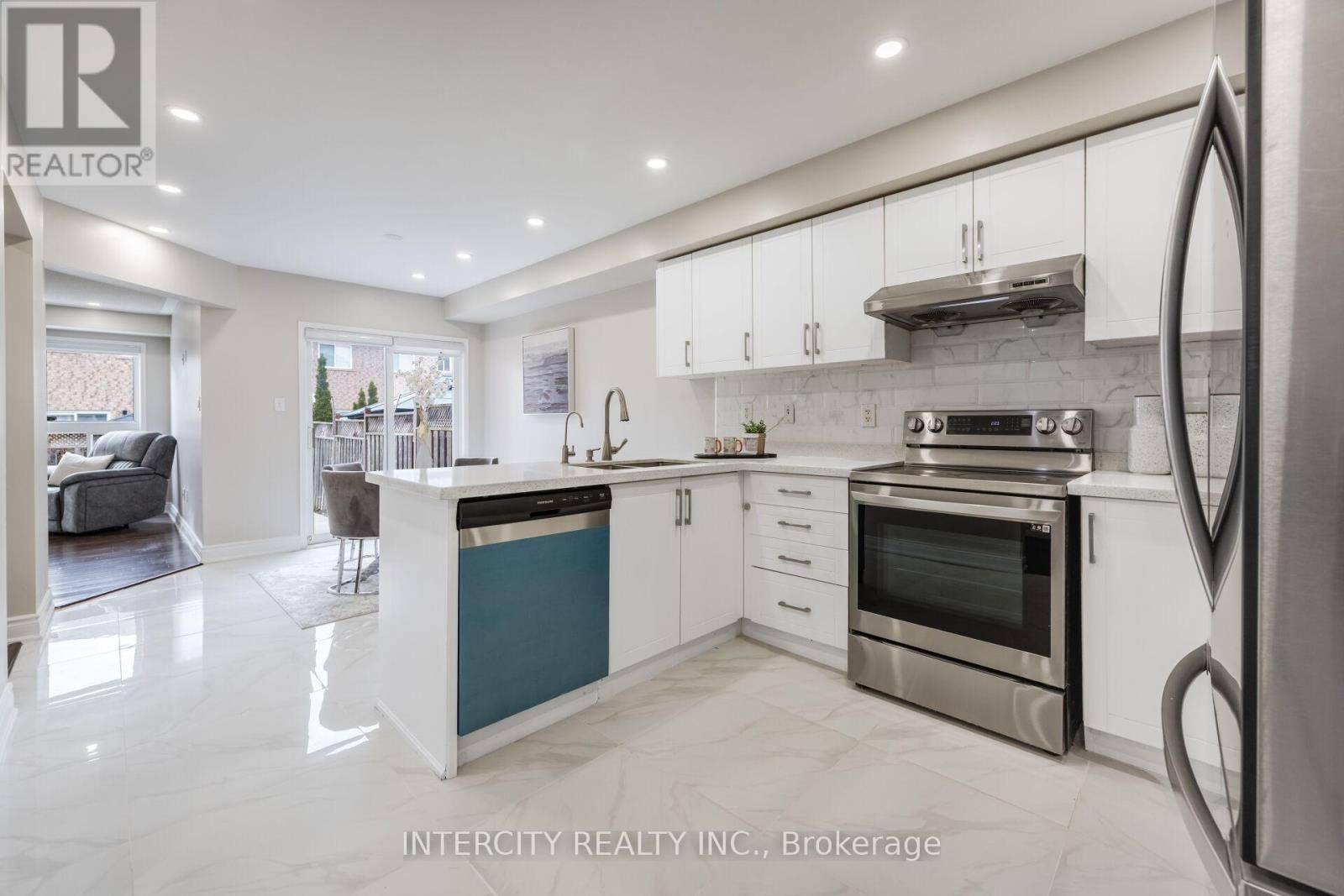 10 CAPISTRO STREET Image 19