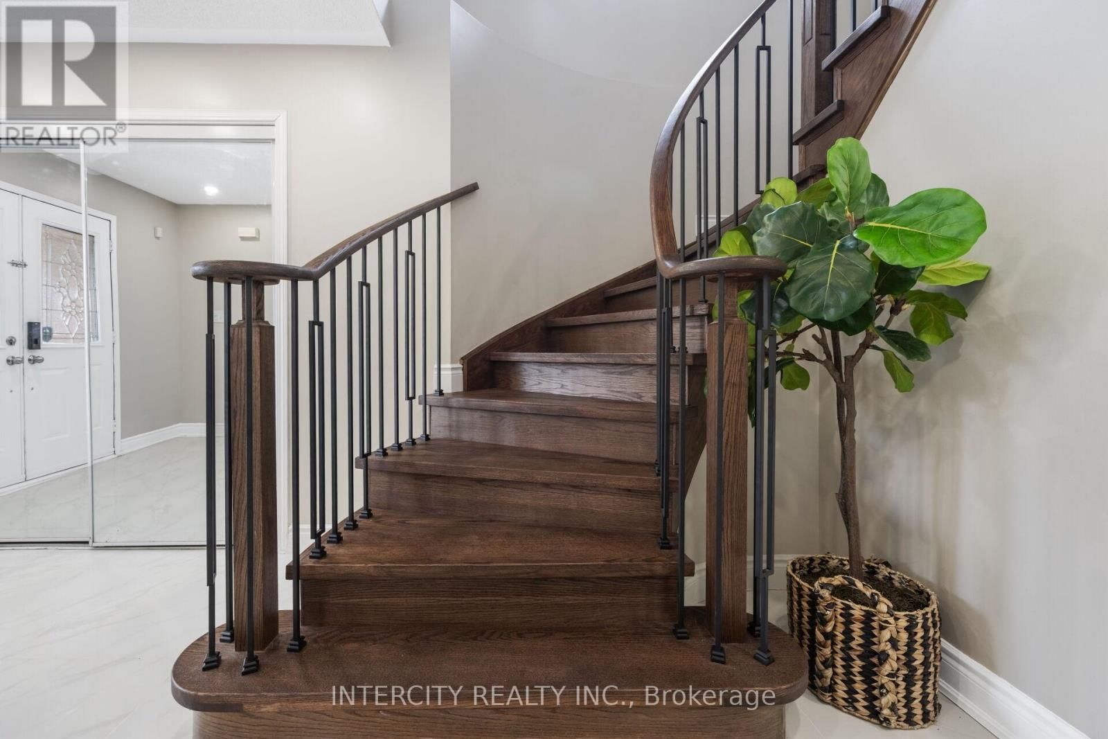 10 CAPISTRO STREET Image 23