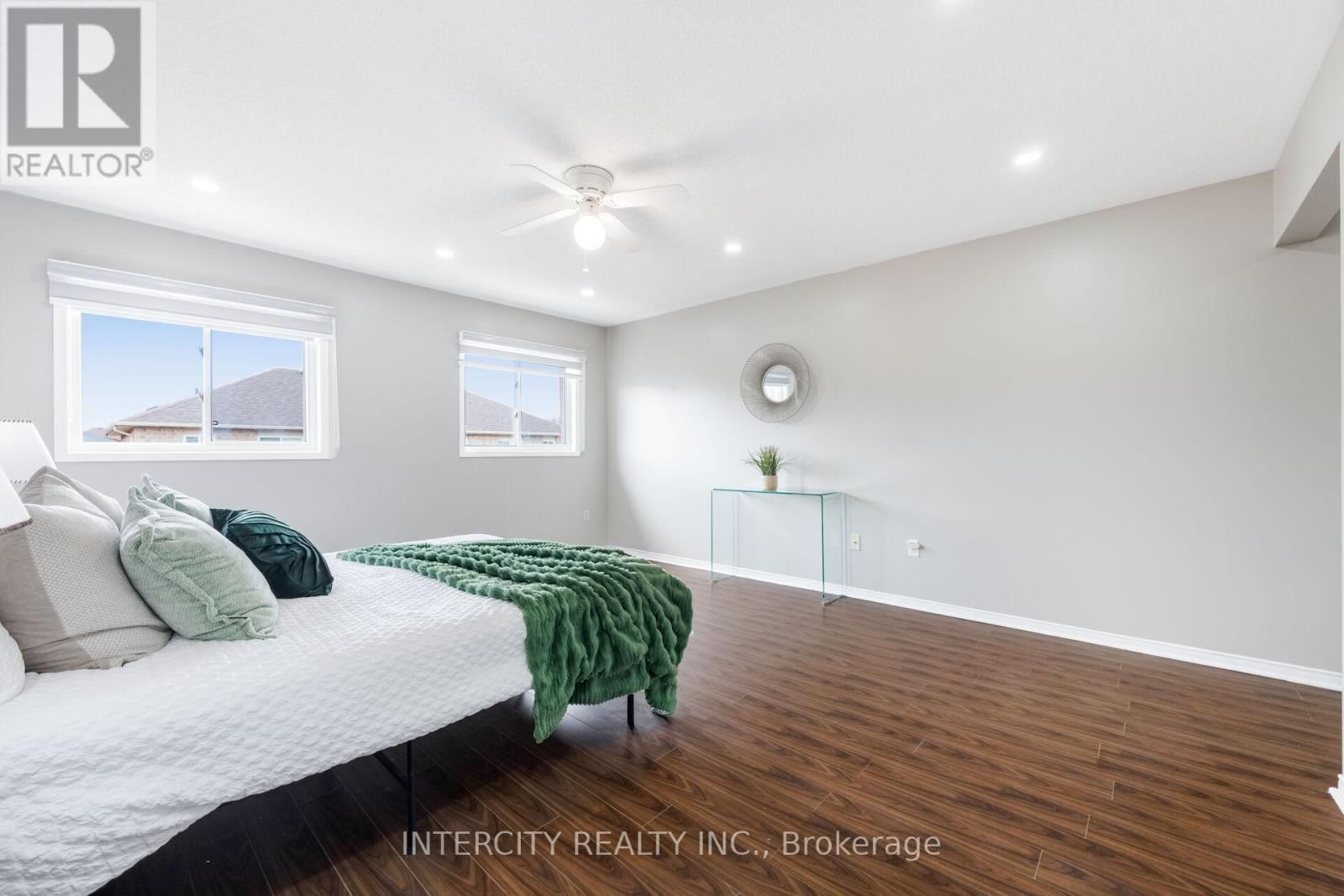 10 CAPISTRO STREET Image 28