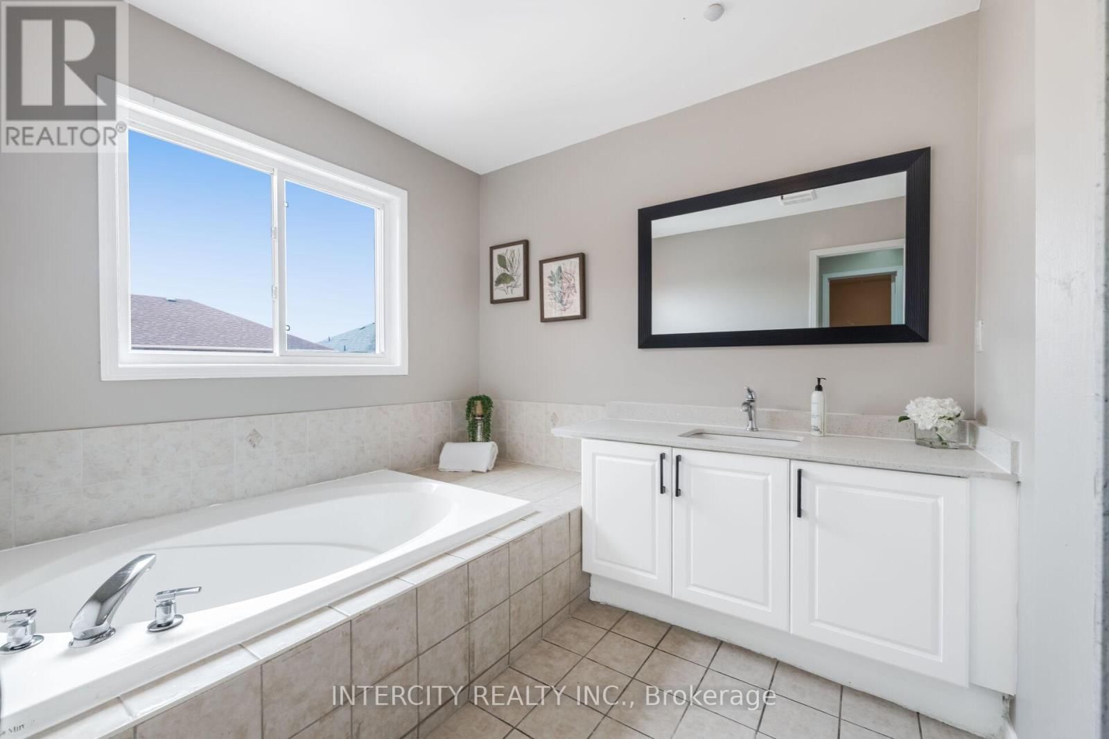 10 CAPISTRO STREET Image 30